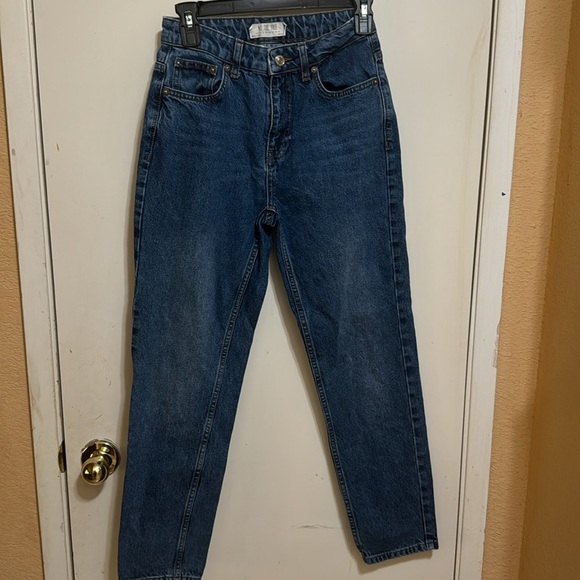 We The Free- Free People Classic Denim Blue Jeans Size 25! - Picture 5 of 9
